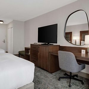 Queen Room Two Queen Beds Hearing Access